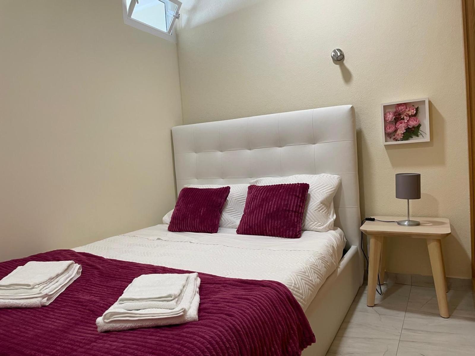 T2 With Pool, 300M From The Beach Portimao Exterior photo